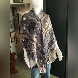 EUC Women’s Handmade Shawl